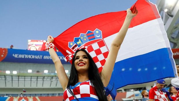 Fan timnas Kroasia, di Fisht Stadium, Sochi, Rusia, 7 Juli.