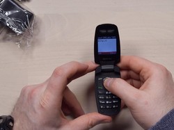 Mau Aman dari Hacker? Pakai Ponsel Jadul Saja