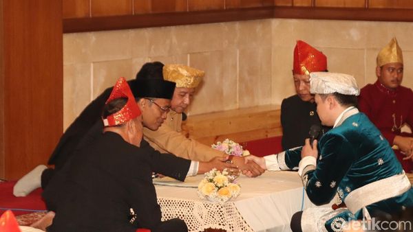 Sah! Chikita Meidy-Indra Adhitya Resmi Jadi Suami-Istri