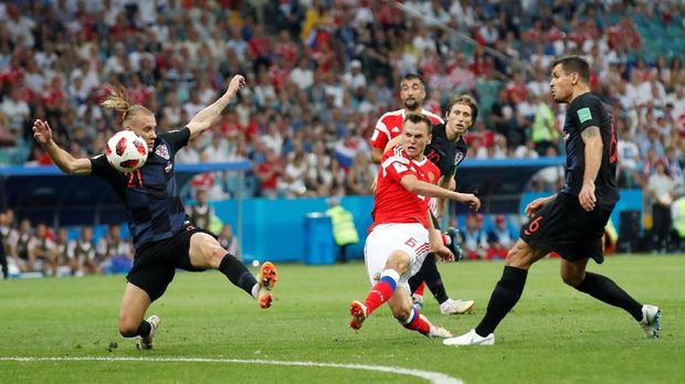 Rusia sempat memberikan kejutan dengan gol dari Denis Cheryshev.