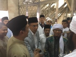 Keakraban TGB, Bachtiar Nasir dan Aa Gym di Istiqlal