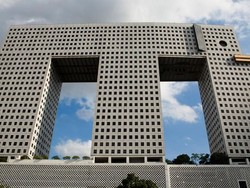 Dibilang Aib Arsitektur, Gedung Gajah Ini Justru Jadi Ikon Bangkok