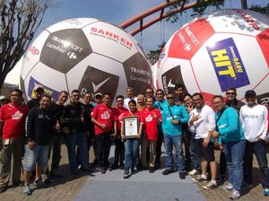 Raih Rekor MURI, Begini Serunya Pesta Bola Transmart Carrefour