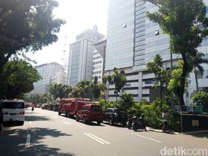 Puslabfor Olah TKP Kebakaran di Gedung Kemenhub Puslabfor Olah TKP Kebakaran di Gedung Kemenhub