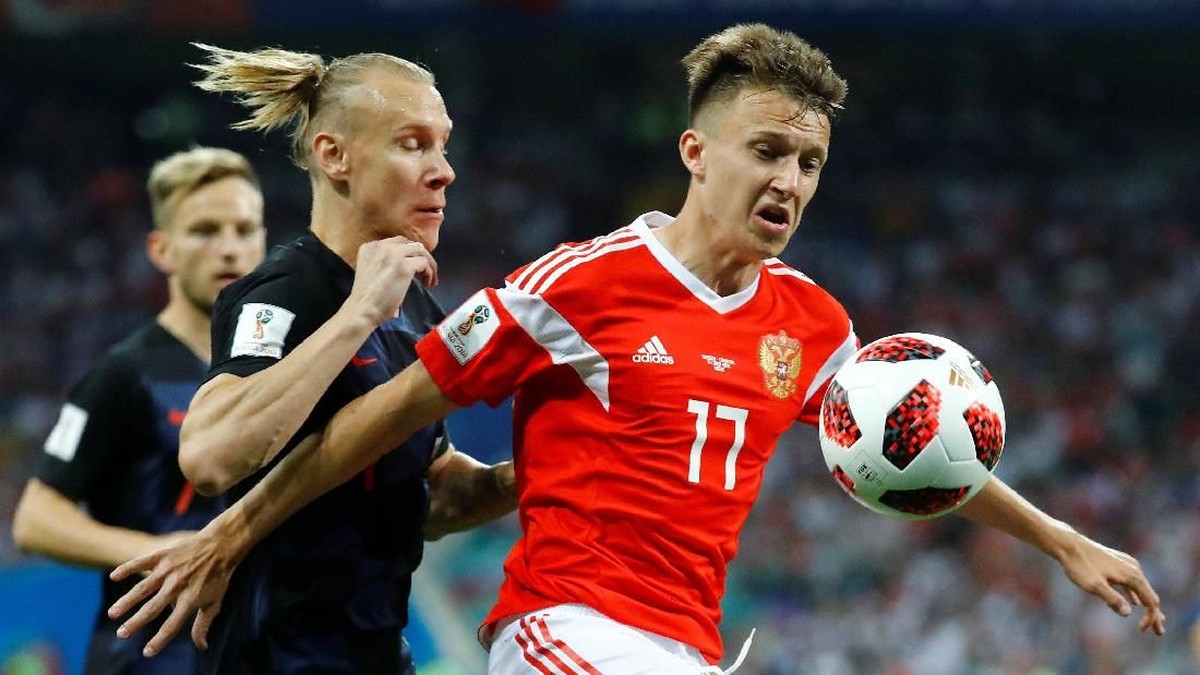 Rusia dan Kroasia berimbang 1-1 di babak pertama (Foto: Kai Pfaffenbach/Reuters)