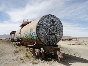 Gersang dan Tandus, Tengok Kuburan Kereta Abad 20 Ini