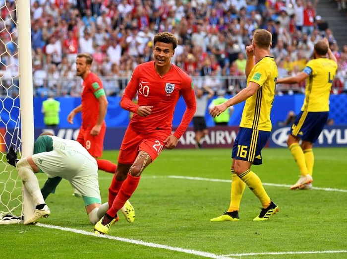 Soccer Football - World Cup - Quarter Final - Sweden vs England - Samara Arena, Samara, Russia - July 7, 2018  England's Dele Alli celebrates scoring their second goal       REUTERS/Dylan Martinez