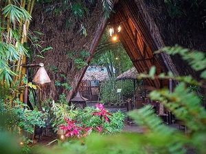 Adem Pisan! Makan Enak di Kebun Bambu yang Asri Ini