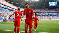 Harry Maguire pantas masuk starting XI pemain terbaik. Dia menyumbang gol kemenangan 2-0 Inggris atas Swedia, juga tampil prima untuk mencatatkan clean sheet. (Foto: Carlos Garcia Rawlins/Reuters)