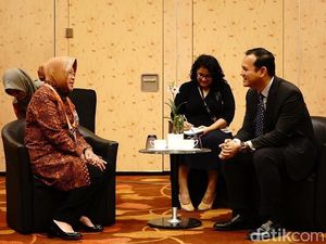 Berhasil Tata Surabaya, Risma dapat Pujian dari Menteri Singapura