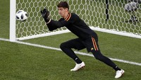 Thibaut Courtois. Kiper terbaik Piala Dunia 2018 ini, lewat performa apiknya dengan Belgia, sudah santer disebut-sebut bakal coba digaet Real Madrid dari Chelsea pada bursa transfer musim panas. (Foto: Gonzalo Fuentes/Reuters)