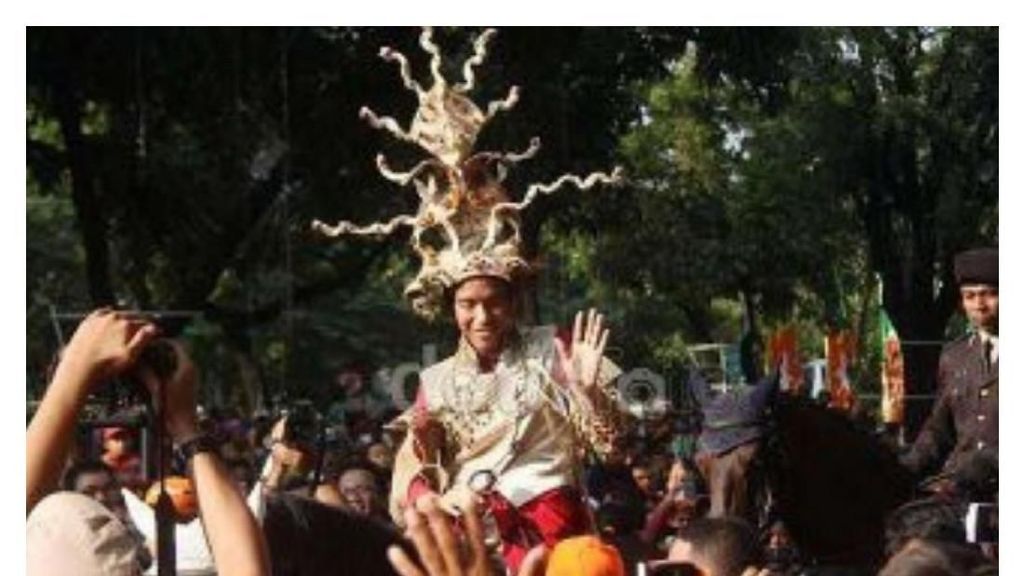 Foto: Beda Gaya Jokowi, Ahok, dan Anies Meriahkan Jakarnaval