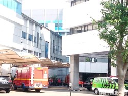 Damkar: Api Menyebar ke Lantai Atas Gedung Kemenhub Lewat Kabel