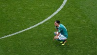 Namun sukses empat tahun lalu gagal diulangai di Rusia tahun 2018 ini. Oezil tak bersinar sementara Jerman terdepak di fase grup. (Foto: Shaun Botterill/Getty Images)