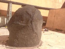 Waduh, Ada Batu Unik Mirip Kelamin Pria di Cirebon