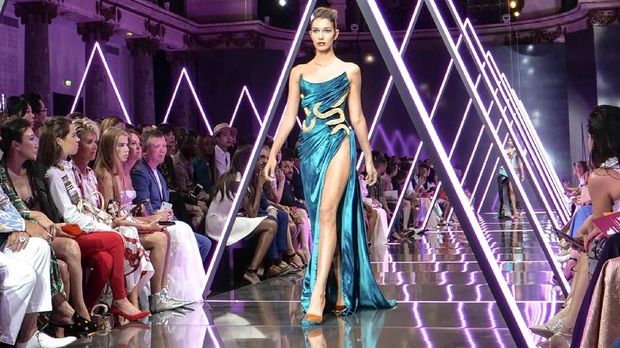 Koleksi Musim Gugur Ralph & Russo, Indah dan Berbahaya