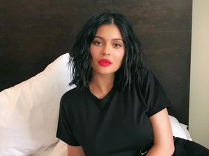 Foto: Penampakan Bibir Kylie Jenner dari Natural, Tebal Hingga Tipis Lagi