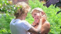 Pasangan yang Nikah Muda Ini Bisa Jadi Inspirasi Hailey Baldwin