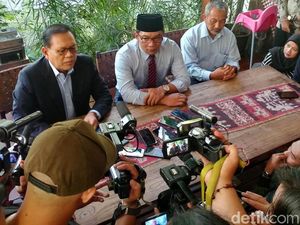 Kompak! Ridwan Kamil, Sudrajat dan Syaikhu Bertemu Pakai Kemeja Biru