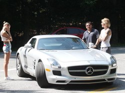 Mobilnya Mogok, Justin Bieber Jadi Polisi Cepek Atur Lalu Lintas