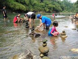 Obat Stress dari Ciamis: Wisata Rock Balancing