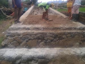 Warga Desa Ramai-ramai Gotong Royong Finishing Jembatan Maros