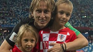 Merekalah Suporter Nomor Satu Kapten Timnas Kroasia, Modric