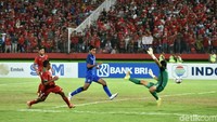Indonesia pun harus puas jadi runner up Grup A dengan 12 poin, kalah satu poin dari Thailand yang keluar sebagai juara grup. Hasil itu tetap meloloskan Indonesia ke semifinal. (Foto: Suparno/detikcom)
