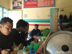 Jurus Irit Mahasiswa Yogya: Makan Nastel dan Mie Tante Warung Burjo