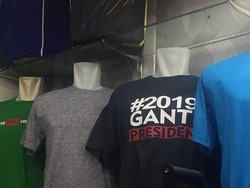 Dijual di Tanah Abang, Berapa Harga Kaos #2019GantiPresiden?