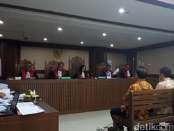 Suap APBD, Kepala BPKAD Lampung Tengah Akui Terima Rp 100 Juta Suap APBD, Kepala BPKAD Lampung Tengah Akui Terima Rp 100 Juta
