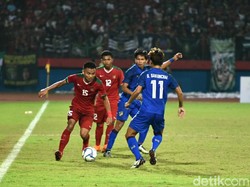 Tusukan dari sektor sayap yang biasa diperankan Saddil Ramdani juga tak banyak membuahkan hasil. (Foto: Suparno/detikcom)