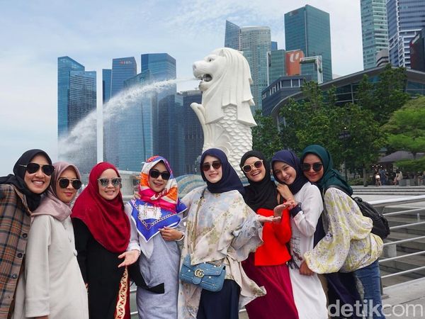 Foto Serunya Hijabers Cantik Jalan Jalan Di Singapura