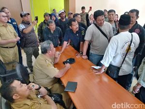Disdik Jabar Janji Fasilitasi Pedemo PPDB Daftar ke Swasta