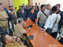Disdik Jabar Janji Fasilitasi Pedemo PPDB Daftar ke Swasta