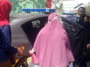 Densus 88 Tangkap Dua Terduga Teroris di Sukabumi? Densus 88 Tangkap Dua Terduga Teroris di Sukabumi?