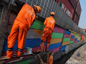 Tembok di Jalan RE Martadinata Dipercantik Tembok di Jalan RE Martadinata Dipercantik