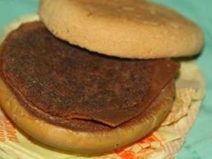 Bukan Barang Bersejarah, Burger Berusia 6 Tahun Ini Dilelang dengan Harga Tinggi