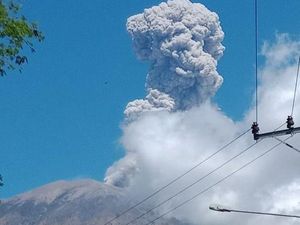 Gunung Agung Bali Siaga, Warga Diminta Menjauh Radius 4 Km