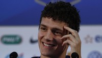 Benjamin Pavard bersinar di Piala Dunia 2018 bersama Prancis. Kebutuhan MU akan bek kanan membuat Pavard pun dihubung-hubungkan. Musim panas ini MU sebenarnya juga sudah merekrut Diogo Dalot yang berposisi sebagai bek kanan. (Foto: Sergei Karpukhin/Reuters)