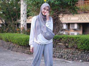 Gaya Hijab Liburan Anti Gerah ala Zaskia Adya Mecca Gaya Hijab Liburan Anti Gerah ala Zaskia Adya Mecca