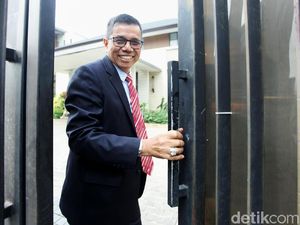 PD: Pilpres Jokowi Vs Prabowo, tapi SBY yang Tiap Hari Digebuk PD: Pilpres Jokowi Vs Prabowo, tapi SBY yang Tiap Hari Digebuk