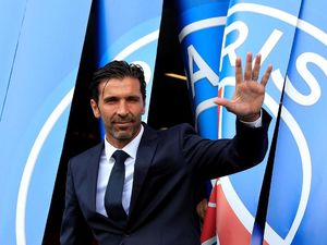 Buffon Belum Terbiasa Cuma Jadi Penonton Liga Italia