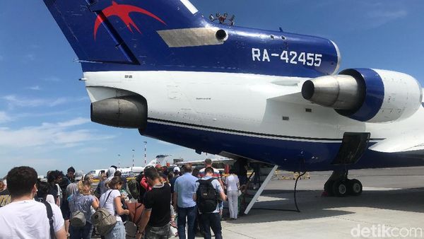 Foto: Sensasi Naik Pesawat di Rusia, Beda!