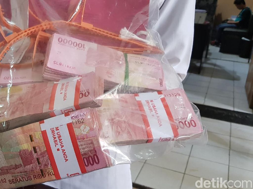Ini Motif Pegawai Pos Bawa Kabur Duit Rp 100 Juta Ini Motif Pegawai Pos Bawa Kabur Duit Rp 100 Juta