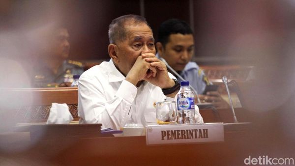 Menhan Raker dengan Komisi I DPR