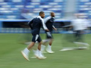 Belgia Mewaspadai Mbappe yang Secepat Kilat Belgia Mewaspadai Mbappe yang Secepat Kilat