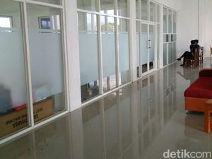 Kades Arsiteki Sendiri Kantor Desa Mirip Istana Merdeka