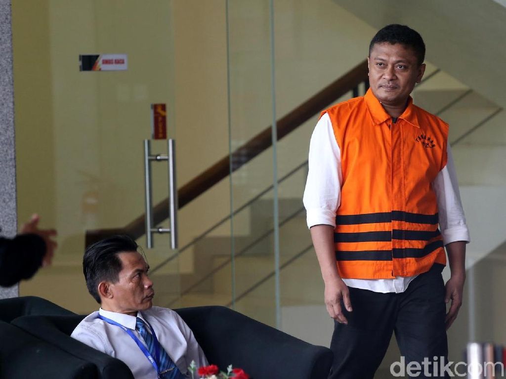 Bupati Buton Selatan Didakwa Terima Suap Rp 578 Juta Terkait Proyek Bupati Buton Selatan Didakwa Terima Suap Rp 578 Juta Terkait Proyek