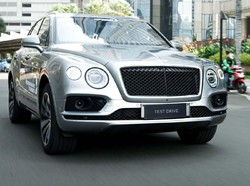 Sensasi Nyetir SUV Termewah Pertama Dunia